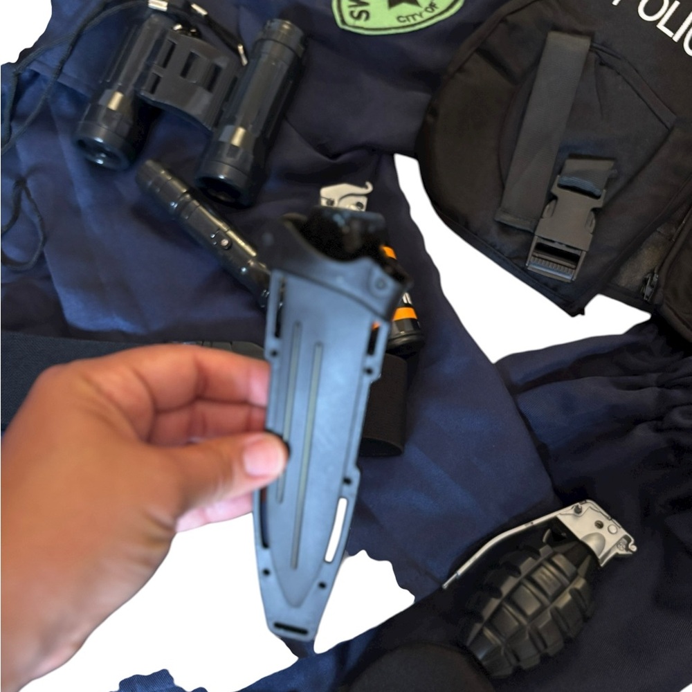 SWAT Police Costume Set with Accessories - Picture 4 of 5
